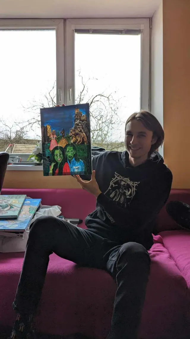 Člen kapely s obrazom v štúdiu Exponent